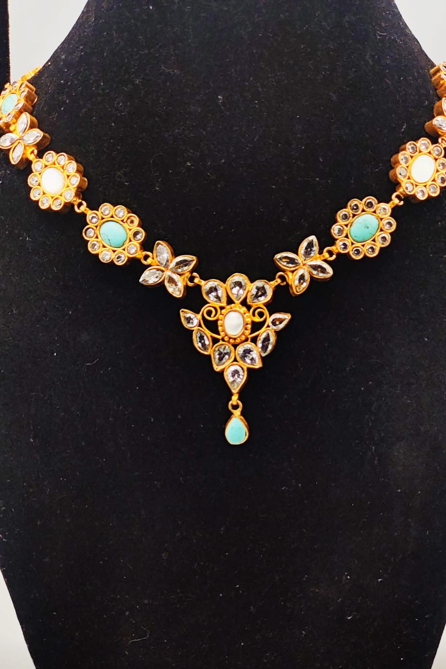 Saffron Spice Choker