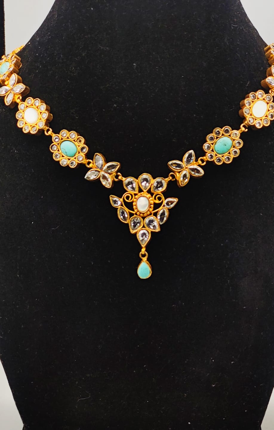 Saffron Spice Choker