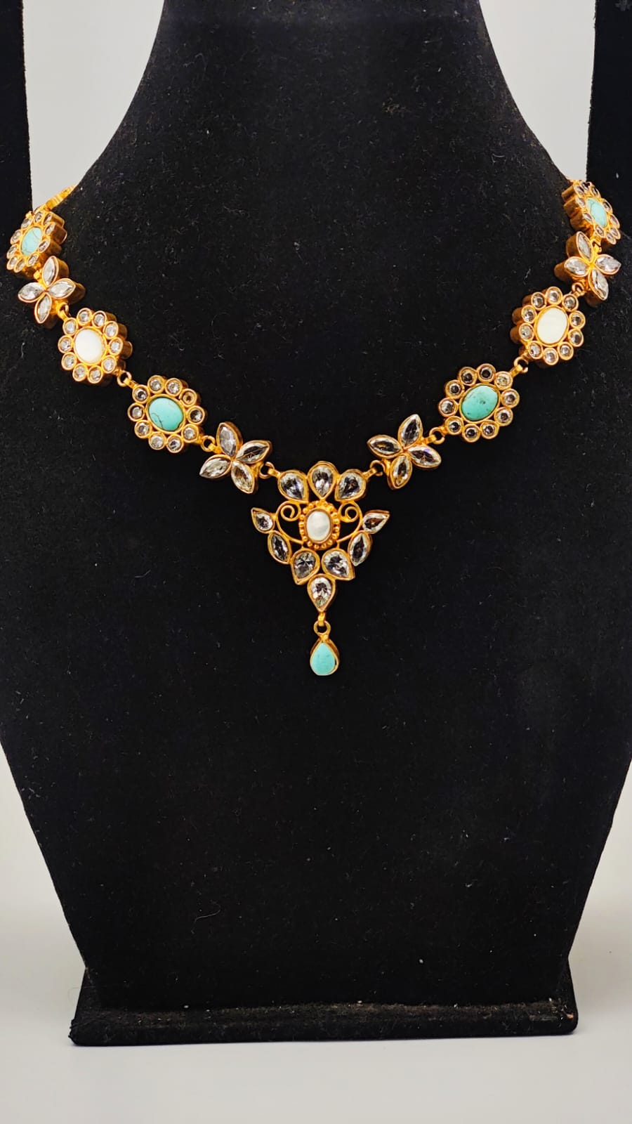 Saffron Spice Choker