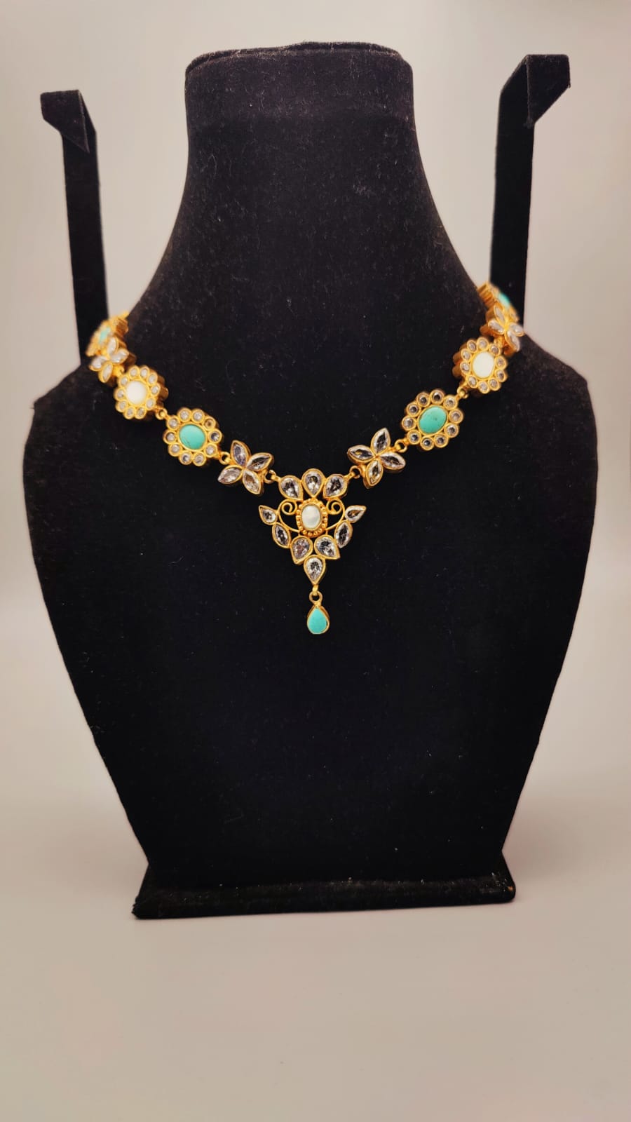Saffron Spice Choker