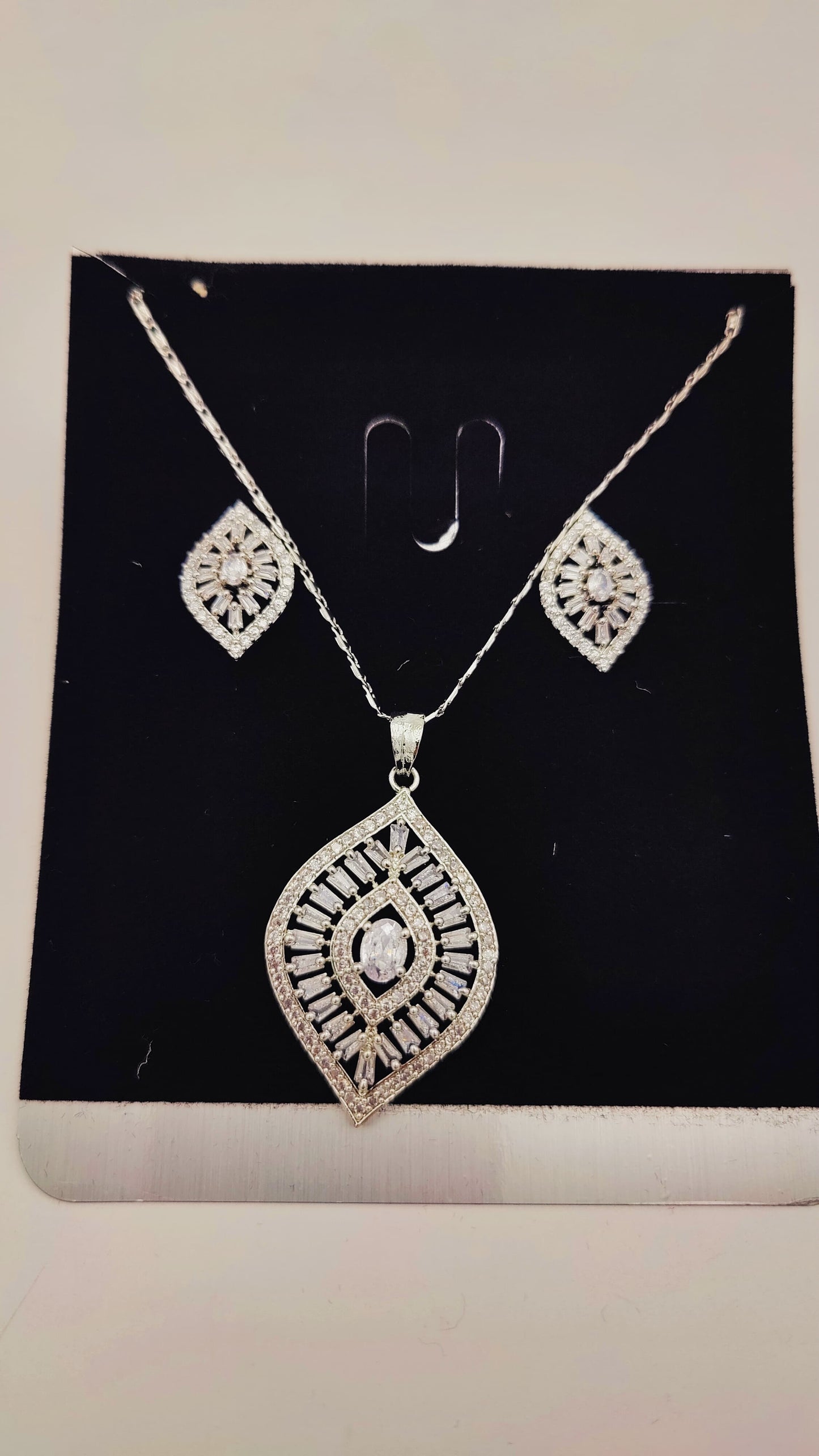 Regal Radiance Set