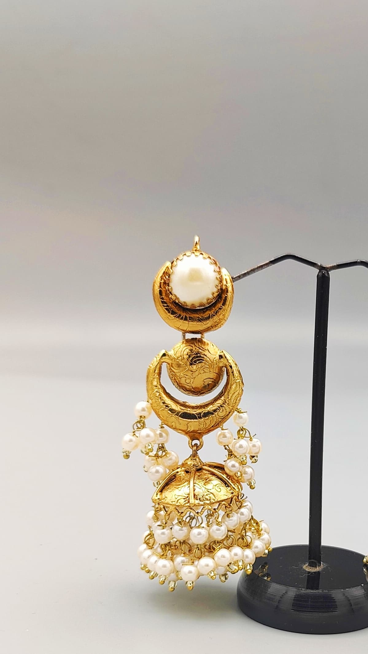 Noor Mahal Earrings (White)