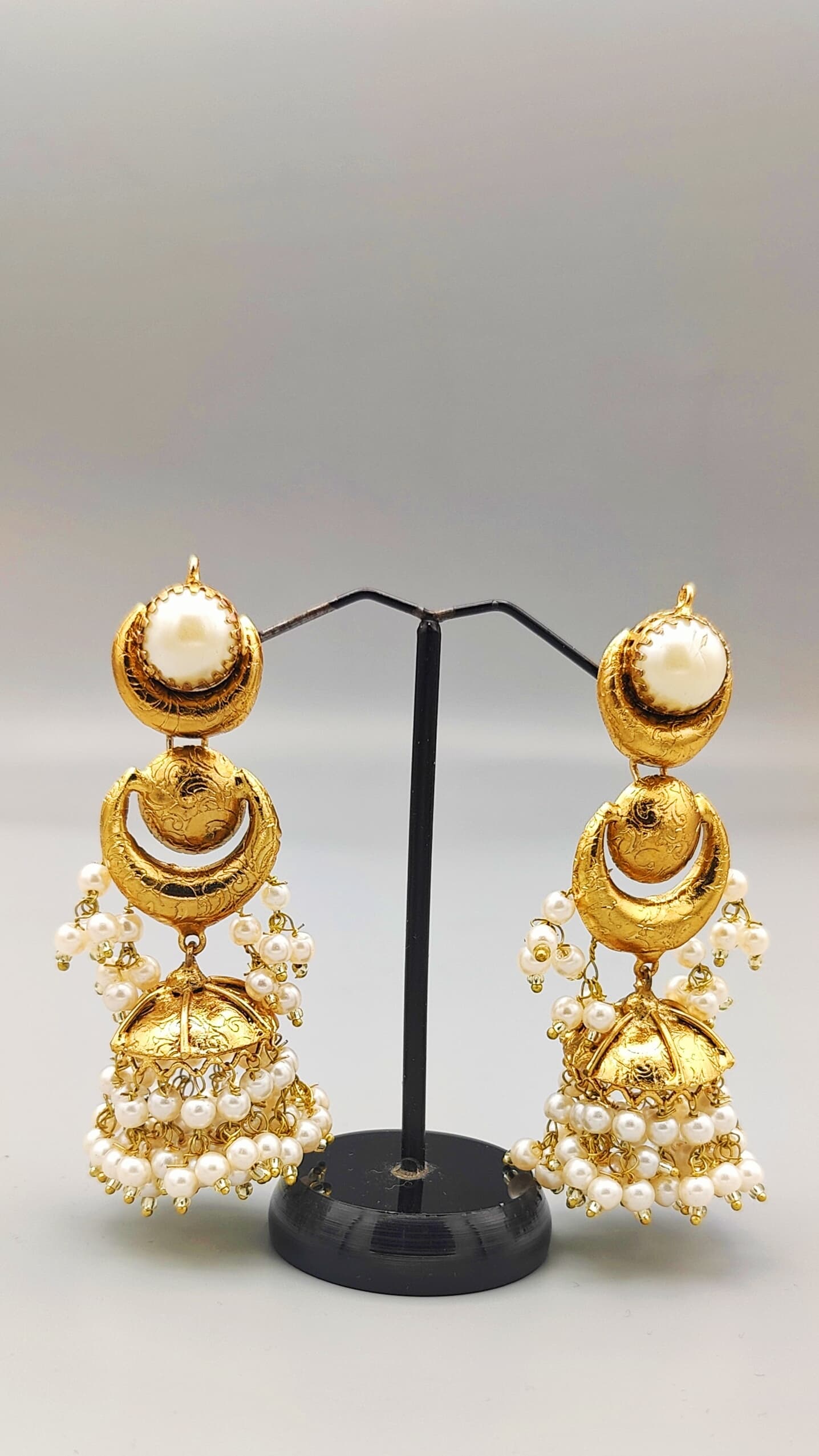 Noor Mahal Earrings (White)